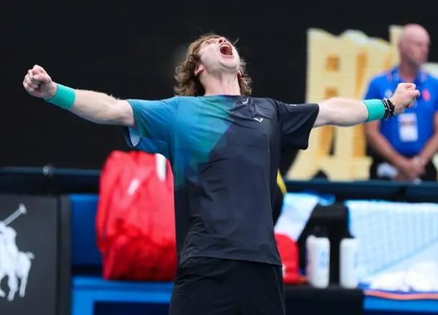 在激烈竞争 在激烈竞争