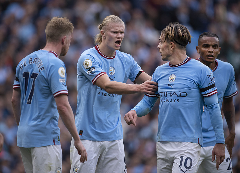 他抓住曼城 他抓住曼城