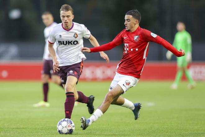 获取更完整 获取更完整